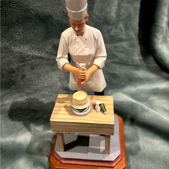 VANMARK "CAREERS" PASTRY CHEF FIGURINE LIMITED EDITION #1/036-Repair - Picture 2 of 16